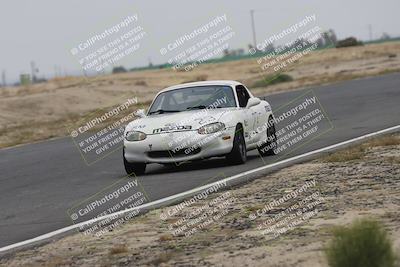 media/Jun-01-2025-CalClub SCCA (Sun) [[eae223c5dd]]/Group 5/Race (Front Straight)/